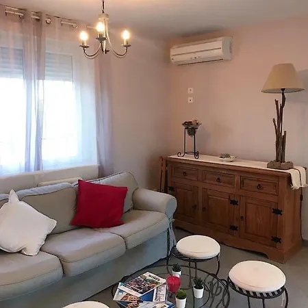 Holiday home Le Jas Des Vignes